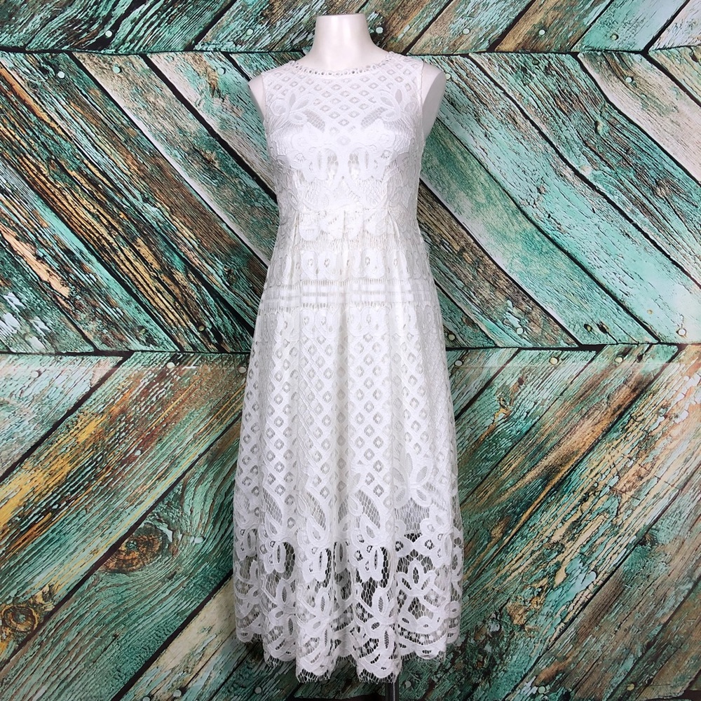 C9 - SELL SAR| Sleeveless White Lace Dress - XS